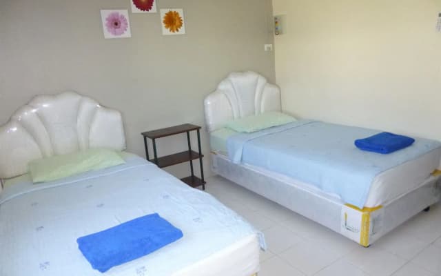 Pineapple Guesthouse Karon - photo 4