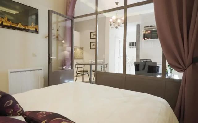 Saint Germain Elegant ChicSuites - photo 3