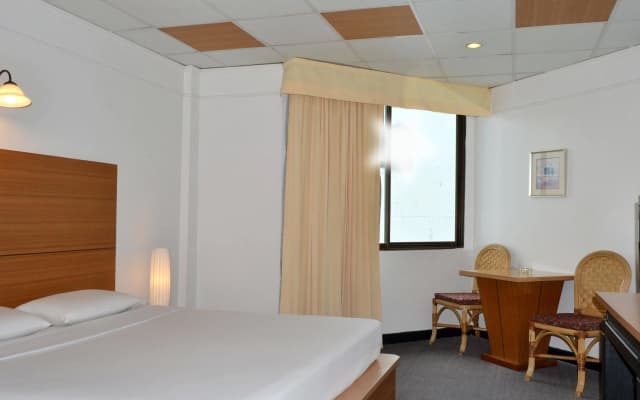 Flipper Lodge Hotel - photo 2