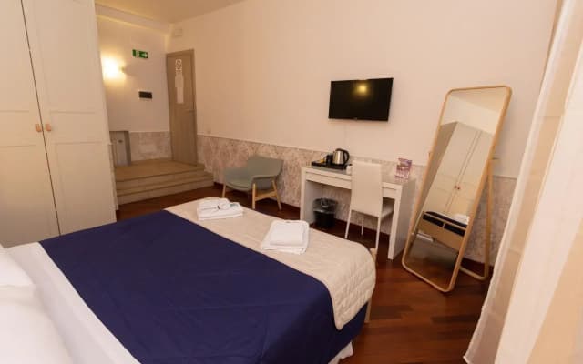 Aurelio Deluxe Rooms - photo 4