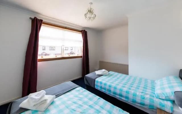 3 BED House w/Drive & Garden v/Fast WiFi near bioQuarter - photo 2