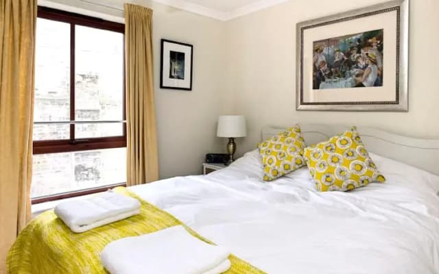 Charming Old Town Apartment - photo 5