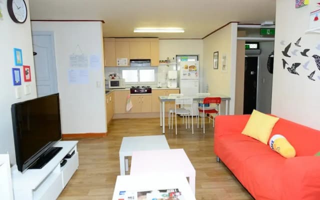My Little Guesthouse - Hostel - photo 3