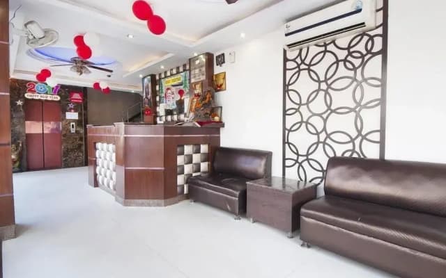 Hotel Durga Deluxe - photo 2