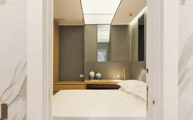 Spanish Steps Apartments - photo 5