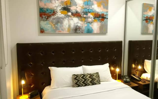 Whitehorse Apartment Hotel - photo 2