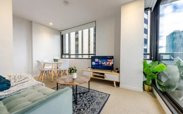 Best view 2BR1BA 40+floor in CBD+ Balcony +wifi - photo 3