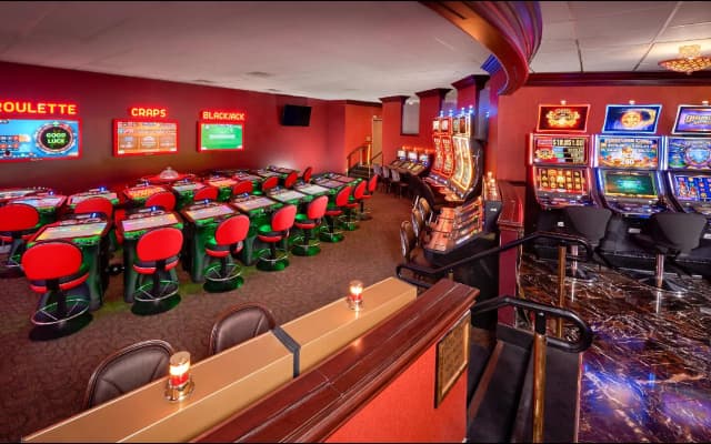 Hotel Apache - photo 4