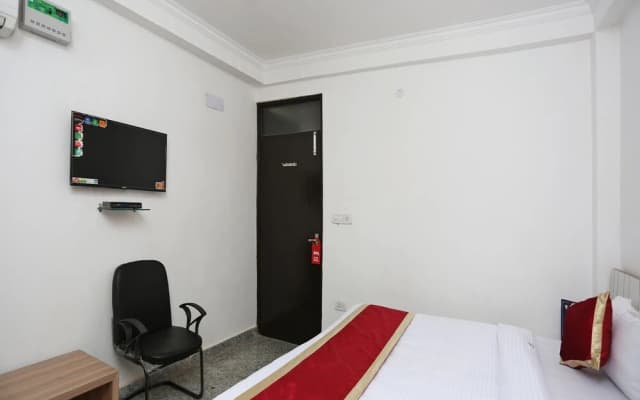 OYO 11953 Galaxy Residency - photo 2