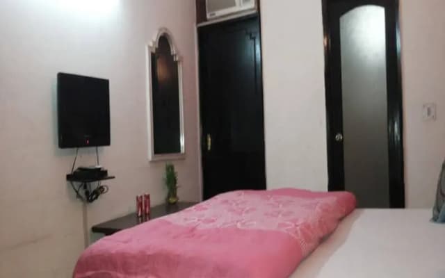Manraj Bed And Breakfast - photo 2