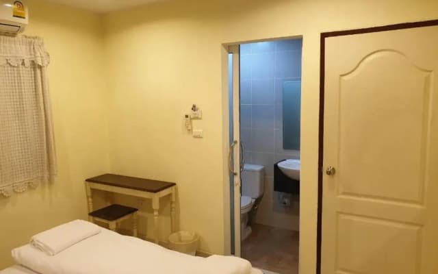 Papermoon Guesthouse - photo 4