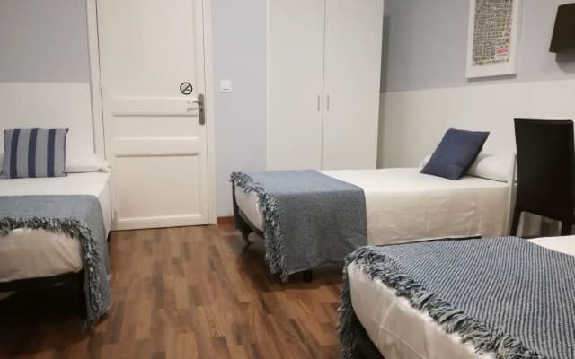 Hostal Lesseps - photo 5