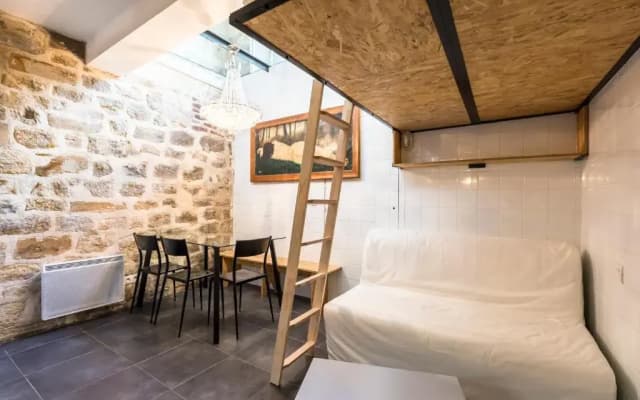 Original, cosy 25m² near CANAL ST-MARTIN - photo 2