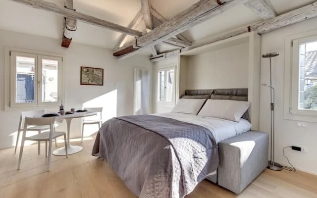 Venice Skyline View Sudio Apartment - photo 4