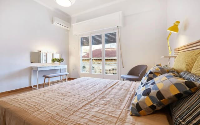 Chloe Boutique Apartments Metropolis - photo 2