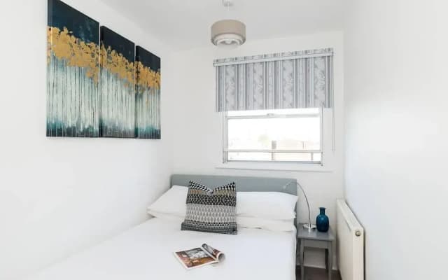 Stylish 2BR Flat next to Battersea Park - photo 2