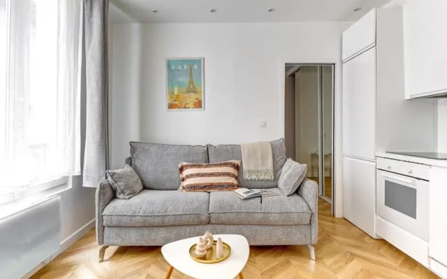 Bright 1BR Near Seine & Eiffel Tower - photo 4