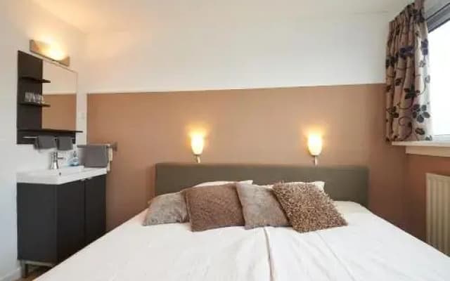 B&B HutSpot - photo 2