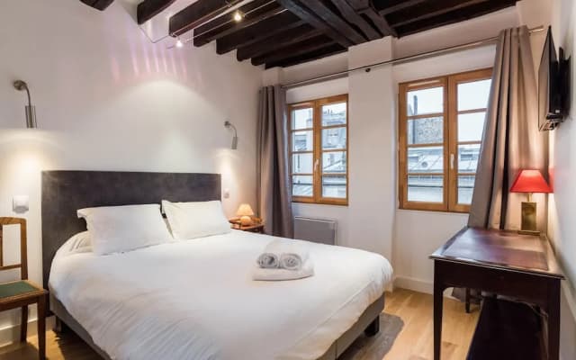 Temple - Le Marais Apartment - photo 2