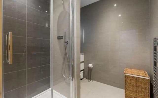 The Lion Gate Apartments - photo 3