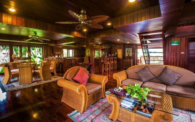 Erawan Villa Hotel - photo 2