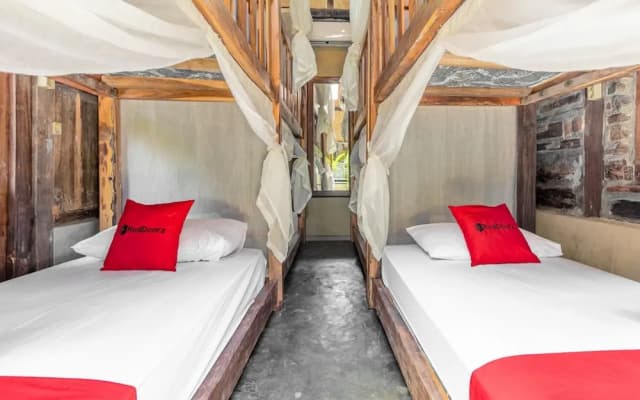 RedDoorz Hostel @ Raya Canggu 2 - photo 4