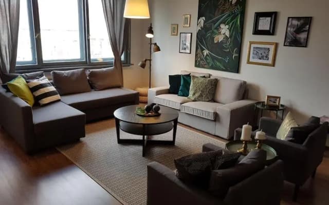 27 Shades of Green (4 bedroom 3 Bath Sunny Central) - photo 4