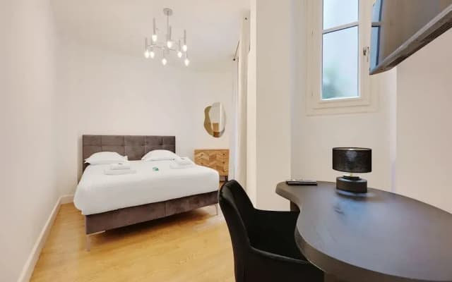 Superb Apartment With Terrace 2br/4p Trocadero - photo 4