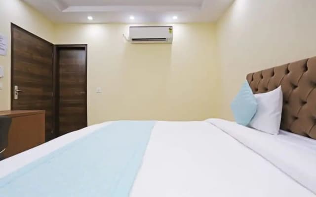 Hotel Mannat bhera enclave - photo 3