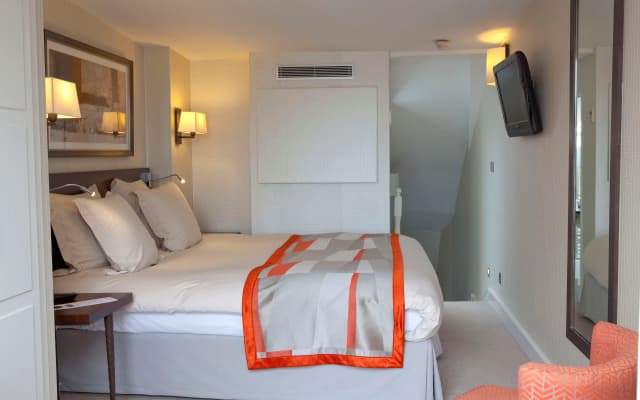 Hotel Le Senat - photo 3