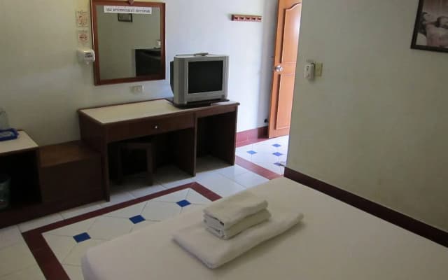 Oasis Resort - photo 3
