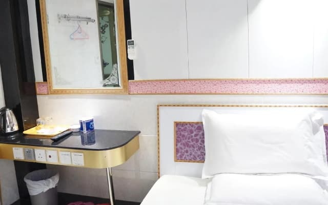 Yue Ka Hotel - photo 3