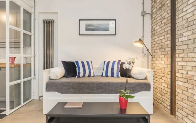 Cosy Modern Studio Flat Close to Metro Piramide - photo 5