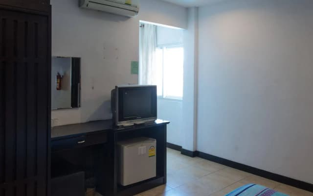 Palmyra Patong Resort - photo 4