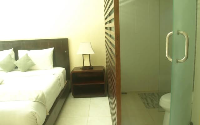 Gatsby Hotel and Hostel - photo 2