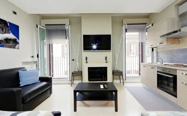 Spanish Steps Modern Apartment Balcony - photo 2
