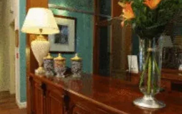 Glimpse Hotel - photo 3