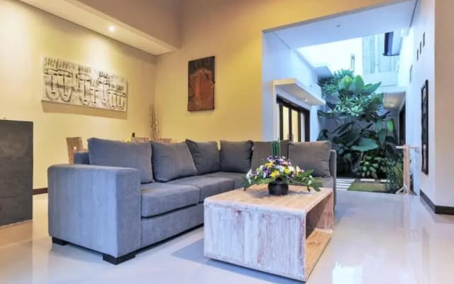 Family three bed room neil villa private pool - photo 2