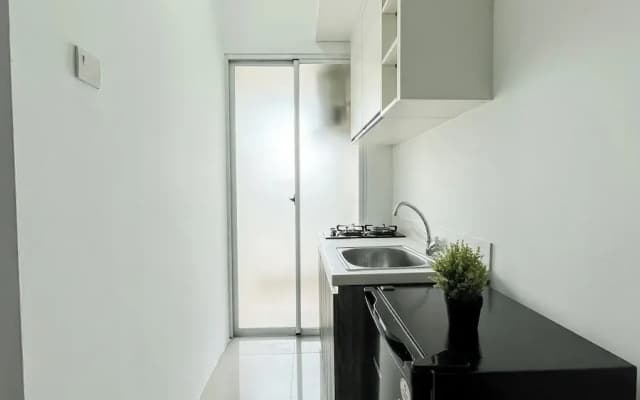 Minimalist Look 1Br At Apartment Vittoria Residence - photo 3