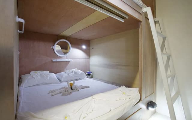 WhyNot Backpackers Capsule Hostel - photo 5