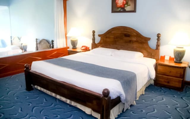 Hotel Casa Dela Rosa - photo 4