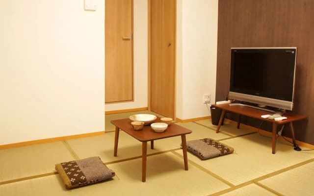 Tiara Court West apartment - photo 2