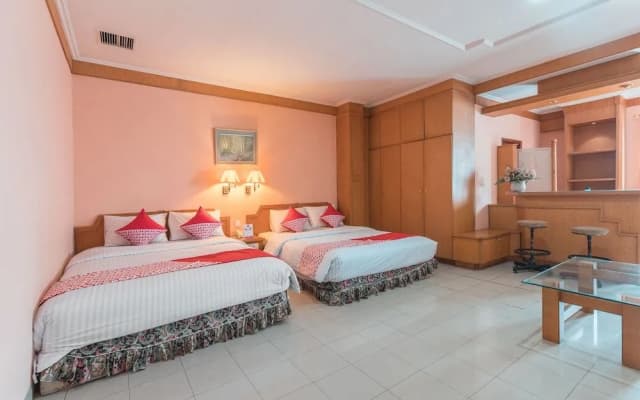 OYO 671 Hotel Capitol - photo 3