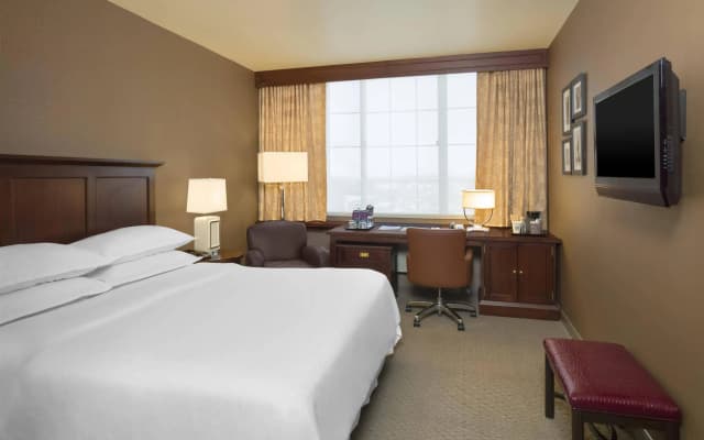 Sheraton JFK Airport - photo 3