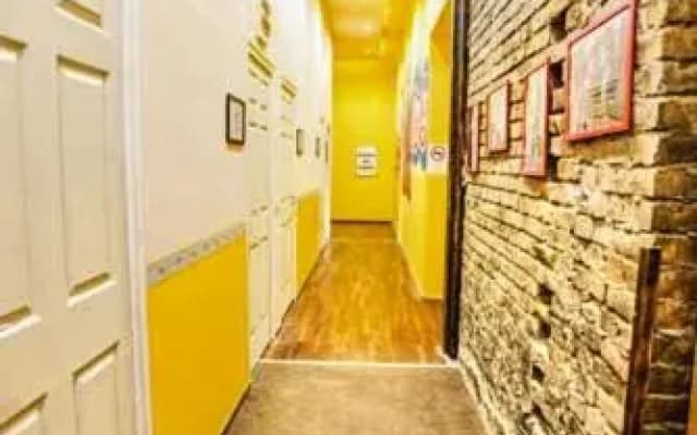 Yellowstone Budapest Hostel - photo 2