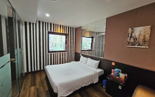 Pink Hotel - photo 4