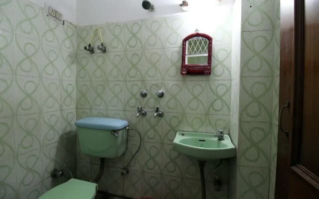 VIP Deluxe Hotel - photo 4