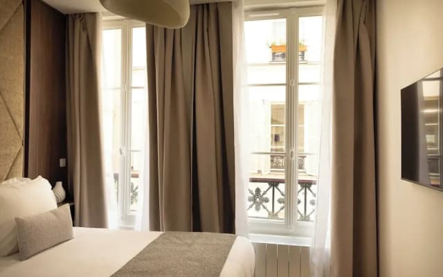 Elegant Apartment - 2br- 6P- Gare Saint Lazare - photo 2