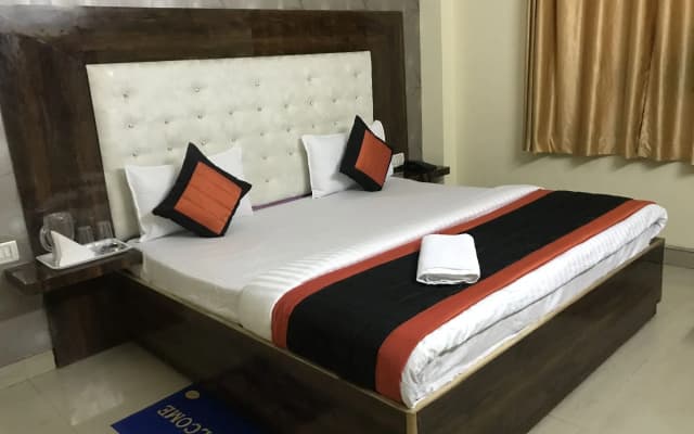 Hotel Aamantran Inn - photo 4