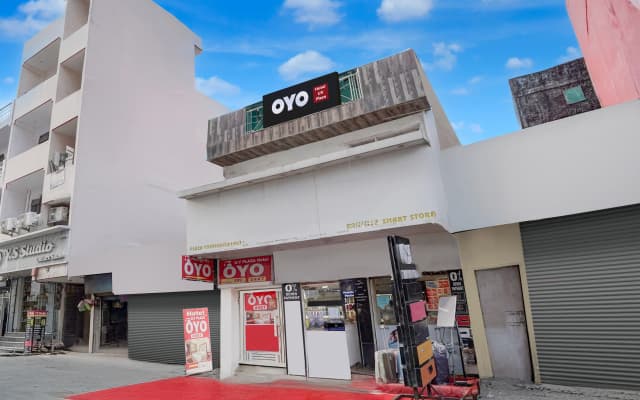 Spot On Hotel Uv Plaza - photo 4
